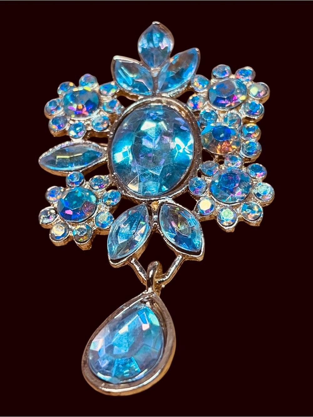 139 Vintage Aurora Borealis Stone Brooch